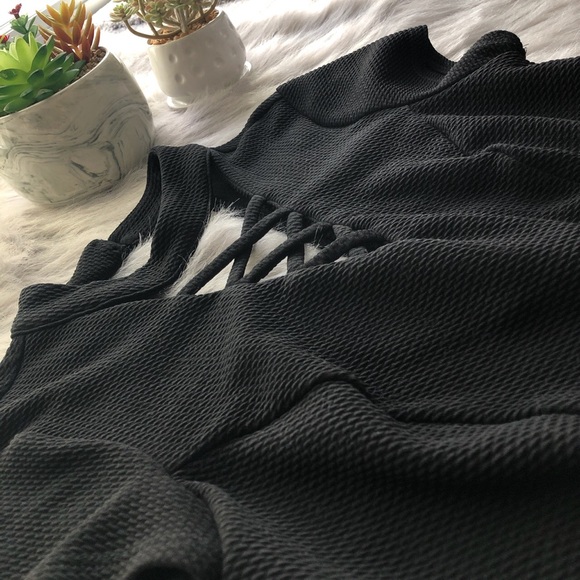 2/$30 ALL ITEMS WILL BE GONE BEFORE HOLIDAY AND NEGOTIABLE/BUY NOW! Black Top - Picture 3 of 4